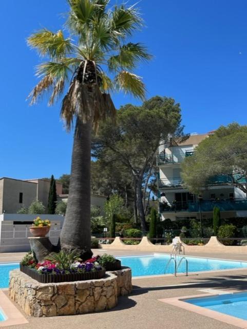 Saint-Raphael, Boulouris, F2 Dans Belle Residence 3 Piscines, Proche Bord De Mer Экстерьер фото