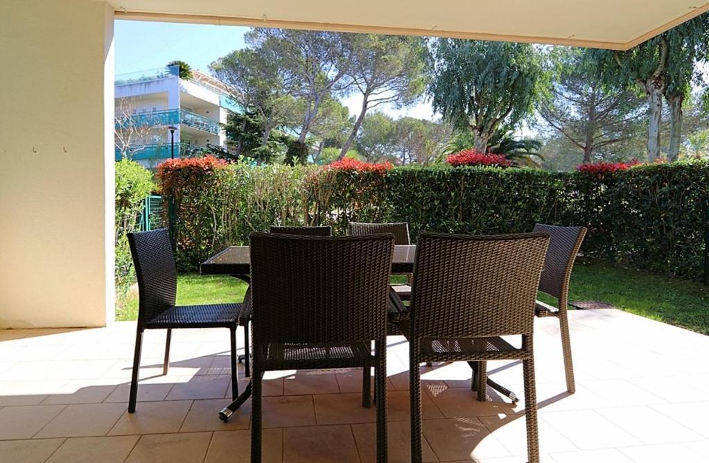 Saint-Raphael, Boulouris, F2 Dans Belle Residence 3 Piscines, Proche Bord De Mer Экстерьер фото