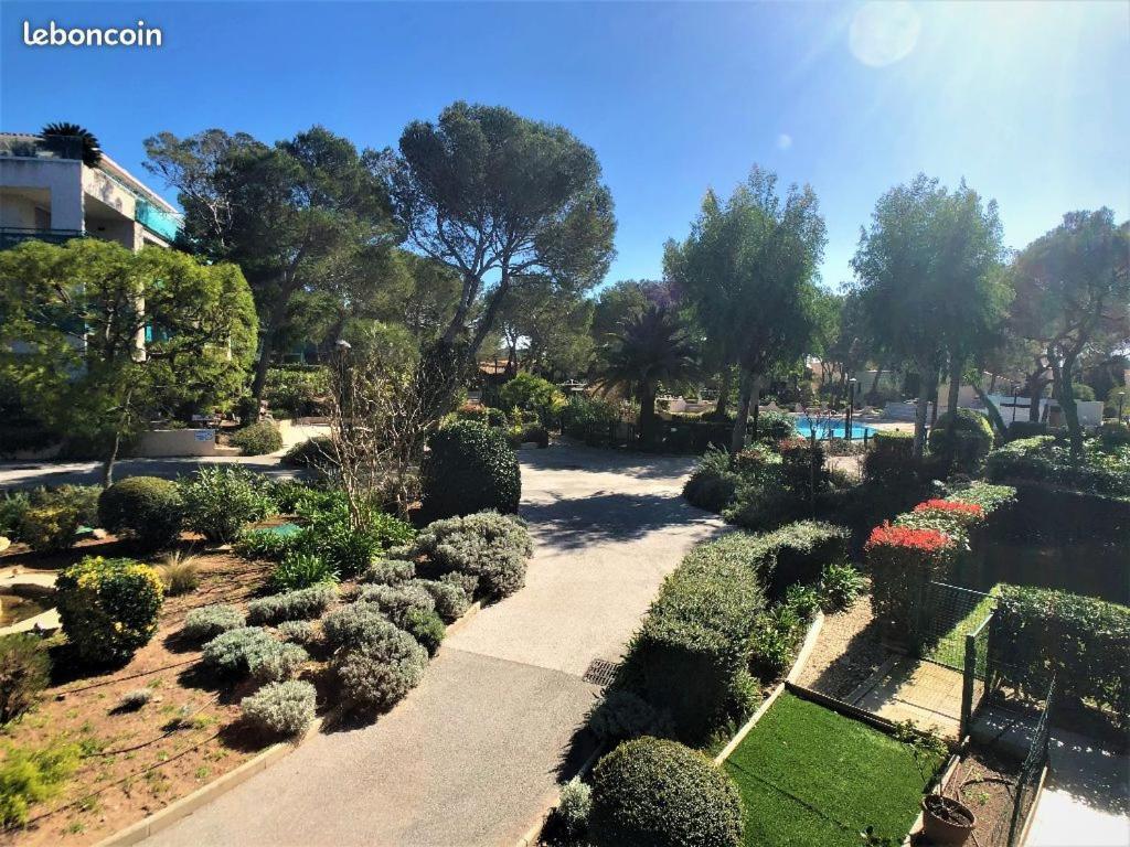 Saint-Raphael, Boulouris, F2 Dans Belle Residence 3 Piscines, Proche Bord De Mer Экстерьер фото