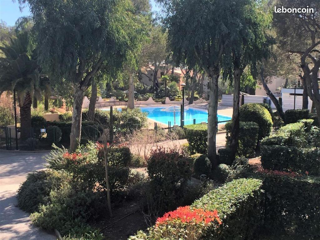 Saint-Raphael, Boulouris, F2 Dans Belle Residence 3 Piscines, Proche Bord De Mer Экстерьер фото